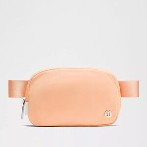 NWT lululemon Everywhere Belt Bag 1L, Summer Glow